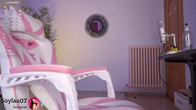 Snapshot of imjess01 chatting on 02-19-25, 02:33 imjess01 online show from 02-19-25, 02:33