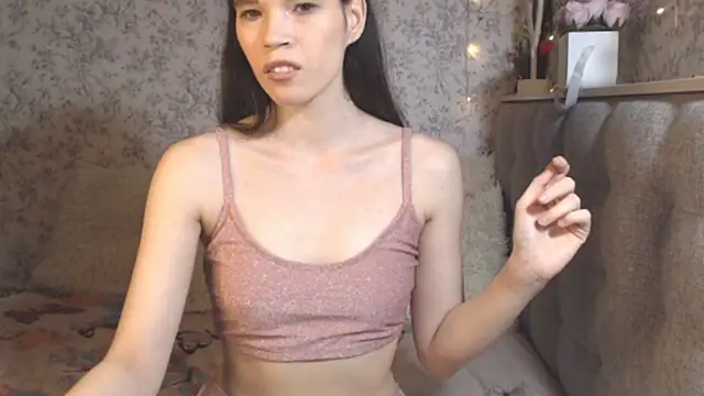 Snapshot of Nicole-Petite chatting on 12-18-24, 02:42 Nicole-Petite online show from 12-18-24, 02:42