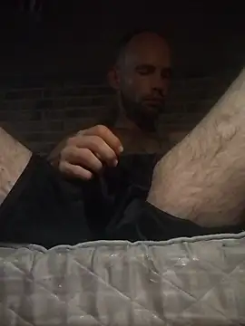 Adamvarga0318 online show from 09-08-25, 08:41