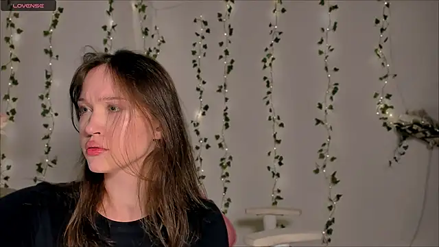 Amelia Lein online show from 11-29-25, 10:43