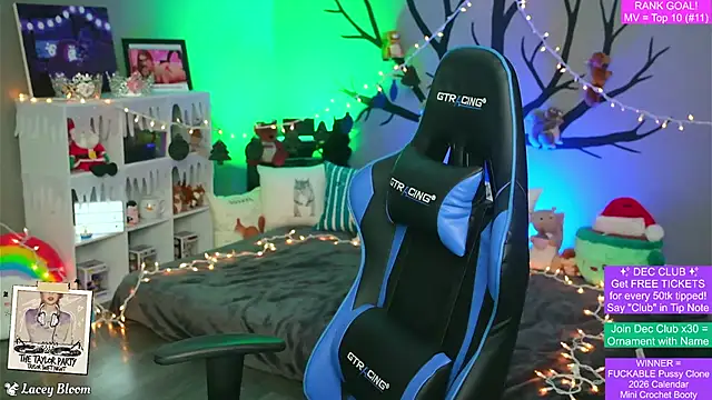 TheLaceyBloom online show from 12-14-25, 01:23