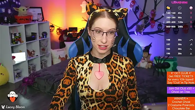 TheLaceyBloom online show from 10-09-25, 01:28