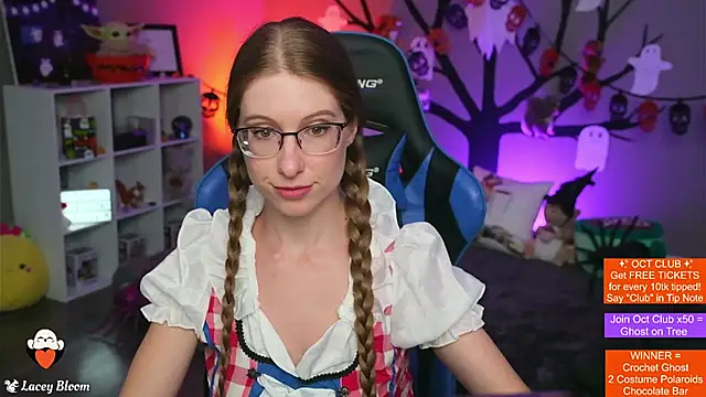 TheLaceyBloom online show from 10-16-25, 01:25