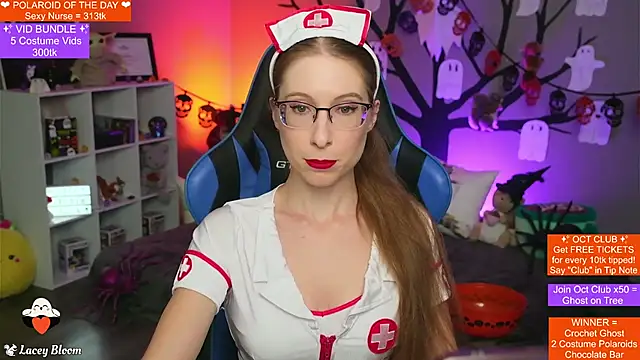 TheLaceyBloom online show from 10-28-25, 01:28