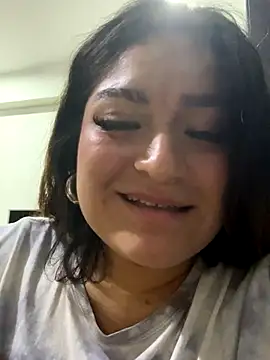 Snapshot of LuceroRm chatting on 09-27-25, 05:57 LuceroRm online show from 09-27-25, 05:57