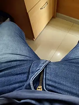 adicma123 online show from 12-19-25, 08:27