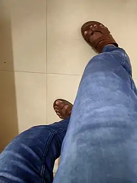 adicma123 online show from 11-21-25, 08:02