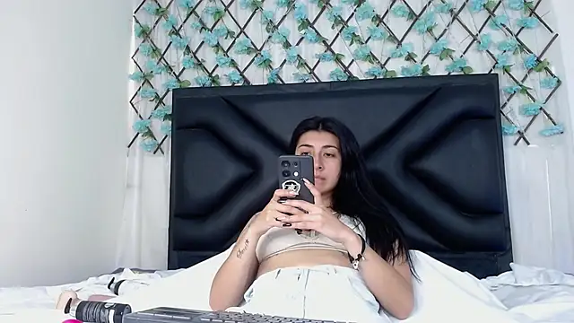 EmmaWilliamss online show from 09-28-25, 02:13