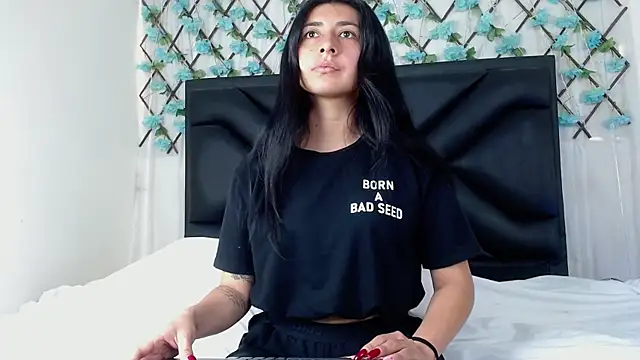 EmmaWilliamss online show from 12-01-25, 03:24