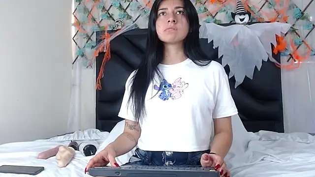 EmmaWilliamss online show from 10-22-25, 03:22