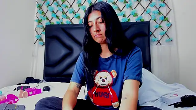 EmmaWilliamss online show from 05-07-26, 02:31
