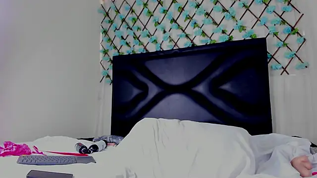 EmmaWilliamss online show from 05-26-26, 02:37