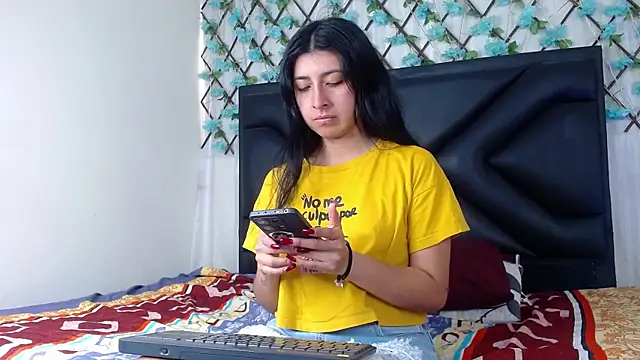 EmmaWilliamss online show from 12-02-25, 03:47