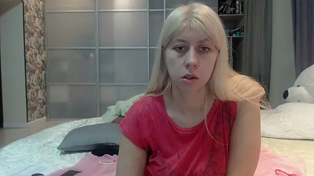 KyliePag online show from 12-19-25, 07:00