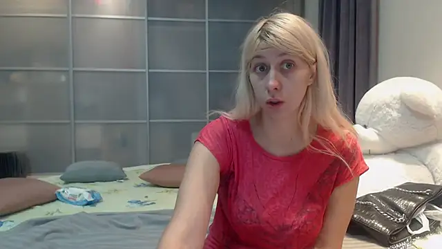 KyliePag online show from 10-28-25, 08:13