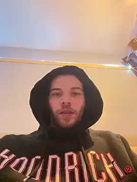 Snapshot of Z1uk chatting on 12-10-24, 07:22 Z1uk online show from 12-10-24, 07:22