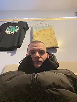 Snapshot of Z1uk chatting on 01-07-25, 06:14 Z1uk online show from 01-07-25, 06:14