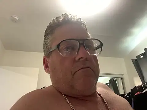iwantutocum1X online show from 04-14-26, 07:19