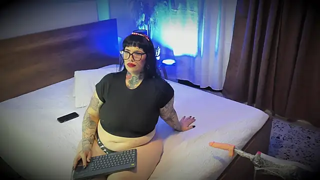Snapshot of VampGirl1 chatting on 06-18-26, 10:15 VampGirl1 online show from 06-18-26, 10:15