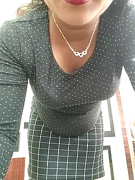 ANGE-MOU online show from 01-12-26, 03:24