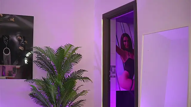 Snapshot of EllenKarter chatting on 05-14-26, 03:25 EllenKarter online show from 05-14-26, 03:25