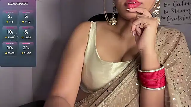 Snapshot of Queen_Sakhi chatting on 01-30-25, 04:24 Queen Sakhi online show from 01-30-25, 04:24