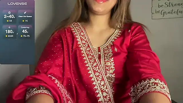 Snapshot of Queen_Sakhi chatting on 01-12-25, 09:40 Queen Sakhi online show from 01-12-25, 09:40