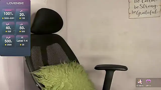 Snapshot of Queen_Sakhi chatting on 02-04-25, 09:41 Queen Sakhi online show from 02-04-25, 09:41