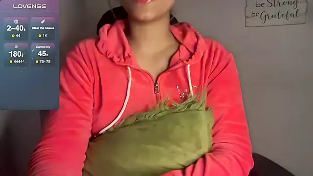 Snapshot of Queen_Sakhi chatting on 01-18-25, 04:53 Queen Sakhi online show from 01-18-25, 04:53