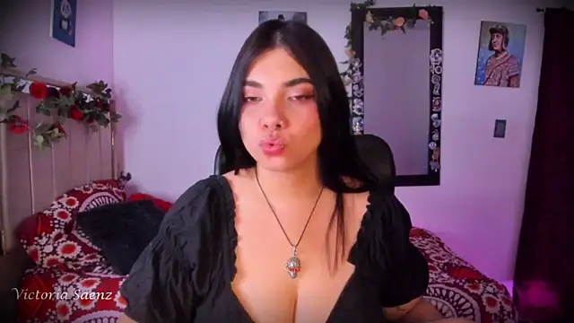 victoriaasaenz  online show from 06-02-26, 12:54