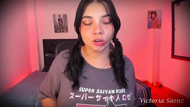 victoriaasaenz  online show from 10-12-25, 12:45