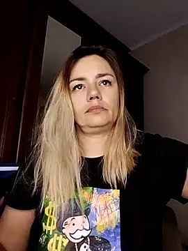 KrissSexi online show from 10-26-25, 04:29