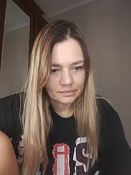 KrissSexi online show from 11-18-25, 05:11