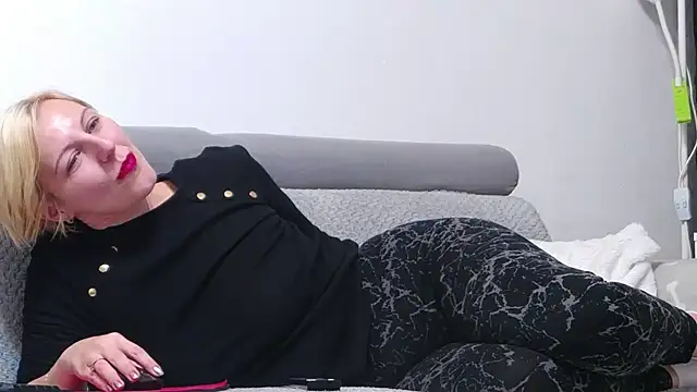 elsiemacks online show from 11-19-25, 08:31