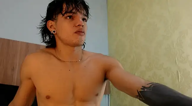 Snapshot of AlbertBernal69 chatting on 02-26-25, 02:30 AlbertBernal69 online show from 02-26-25, 02:30