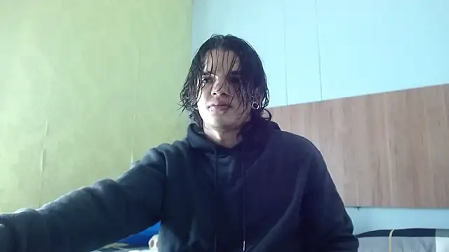 Snapshot of AlbertBernal69 chatting on 10-07-25, 03:18 AlbertBernal69 online show from 10-07-25, 03:18