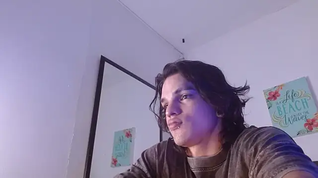Snapshot of AlbertBernal69 chatting on 10-15-25, 03:16 AlbertBernal69 online show from 10-15-25, 03:16