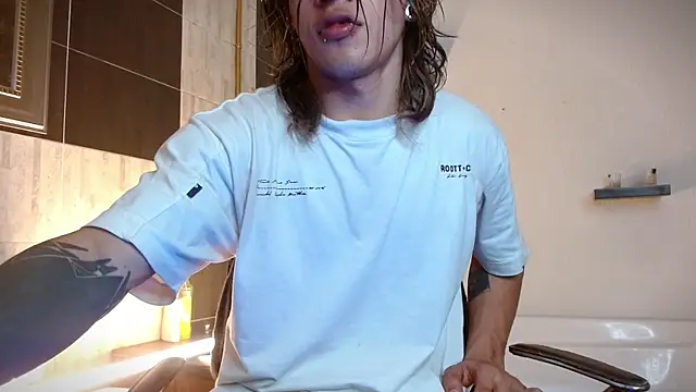 AlbertBernal69 online show from 12-19-25, 02:37