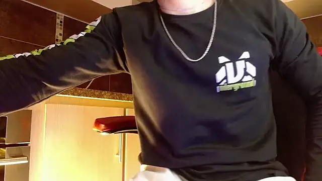 Snapshot of AlbertBernal69 chatting on 02-20-26, 03:14 AlbertBernal69 online show from 02-20-26, 03:14