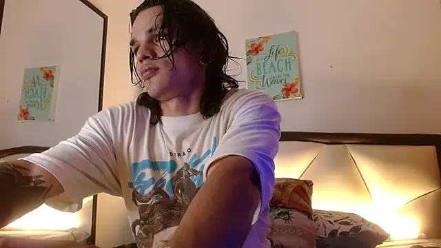 Snapshot of AlbertBernal69 chatting on 10-14-25, 03:51 AlbertBernal69 online show from 10-14-25, 03:51