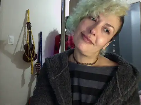 MariLouM online show from 06-25-26, 08:58