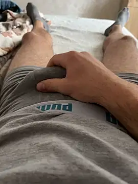 Snapshot of mihaixxx1 chatting on 11-10-25, 10:09 mihaixxx1 online show from 11-10-25, 10:09