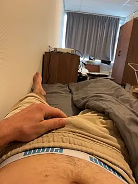 Snapshot of mihaixxx1 chatting on 09-15-25, 02:39 mihaixxx1 online show from 09-15-25, 02:39