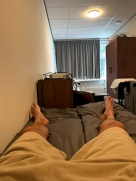 Snapshot of mihaixxx1 chatting on 09-24-25, 02:12 mihaixxx1 online show from 09-24-25, 02:12