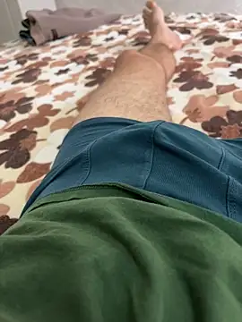 Snapshot of mihaixxx1 chatting on 11-11-25, 12:55 mihaixxx1 online show from 11-11-25, 12:55