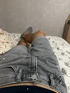 Snapshot of mihaixxx1 chatting on 10-23-25, 04:05 mihaixxx1 online show from 10-23-25, 04:05