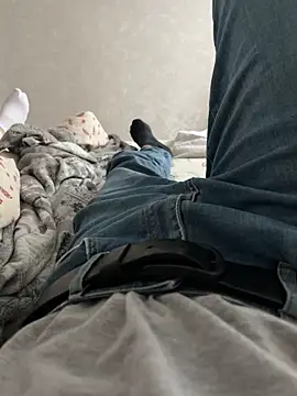 Snapshot of mihaixxx1 chatting on 11-04-25, 11:03 mihaixxx1 online show from 11-04-25, 11:03