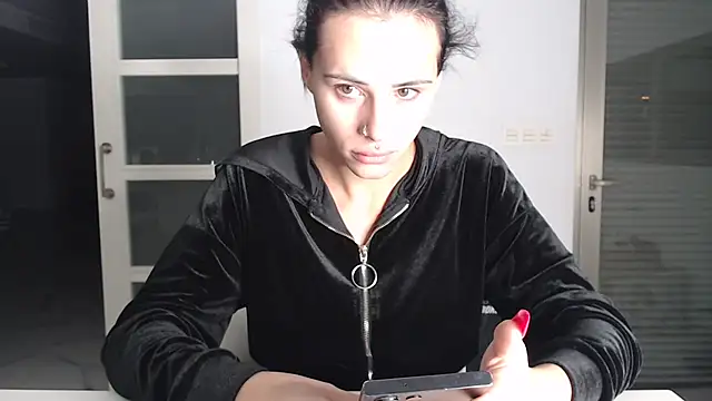 Gianina-Ts online show from 02-05-25, 06:13