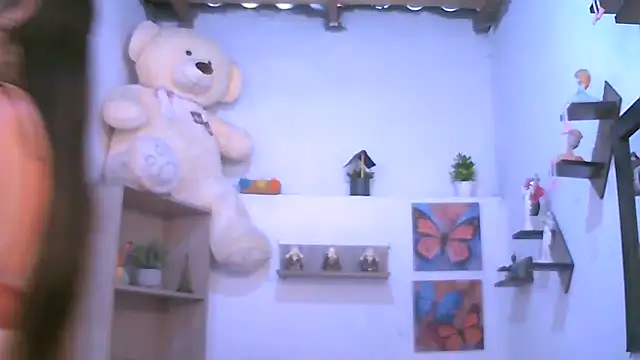 ChiaraFioree online show from 11-13-25, 07:29