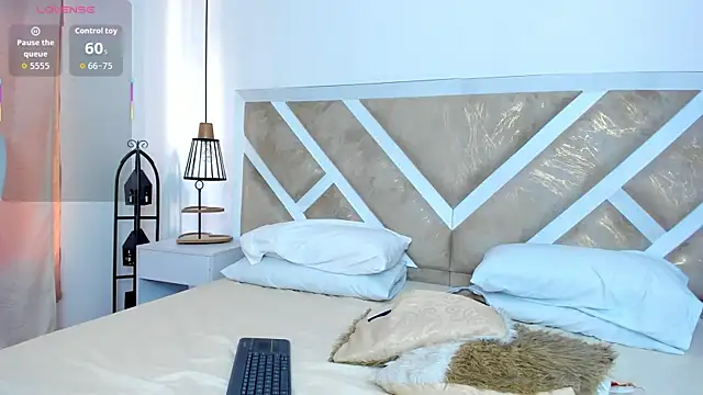 ZiaCalifa online show from 02-11-26, 01:00